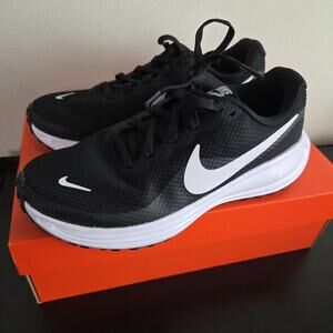Nike Women's Revolution 8 Road Running Shoes Sneakers Size 8